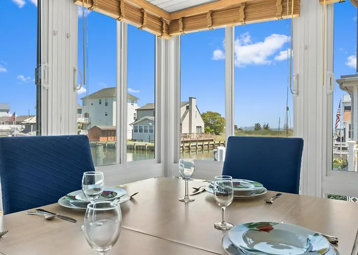 Holiday home Waterfront With Oc Skyline Views *